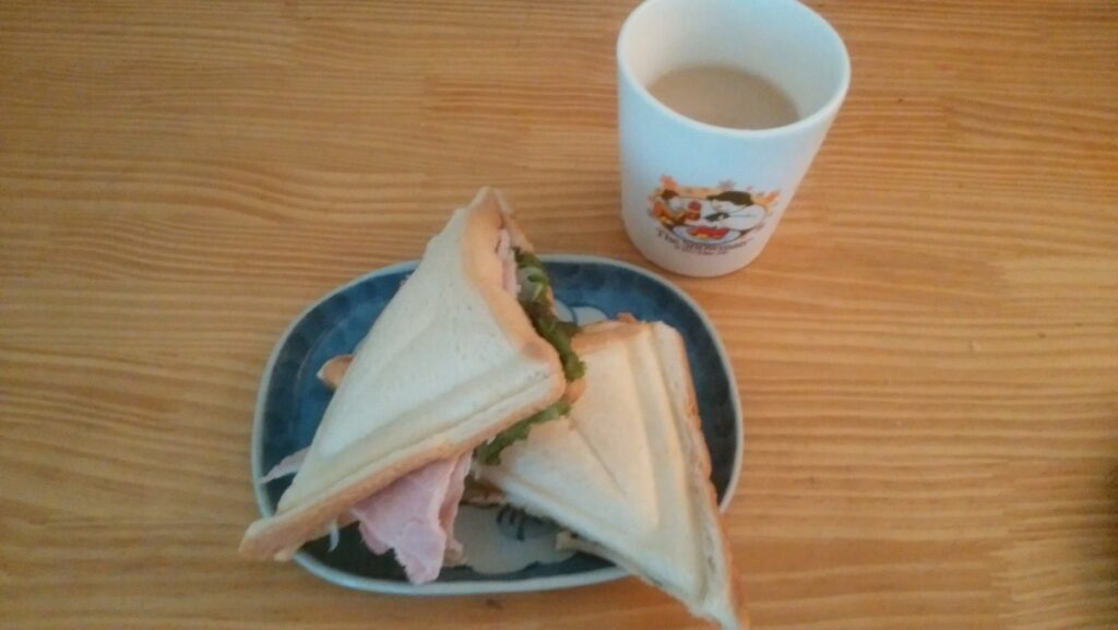 07shopping-160619hotsandwich1